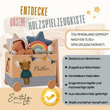 Personalisierte Spielzeugkiste aus Holz mit Namen – Bär Blau mit Krone & Luftballon