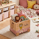 Personalisierte Spielzeugkiste aus Holz mit Namen – Rosa Löwe & Regenbogen